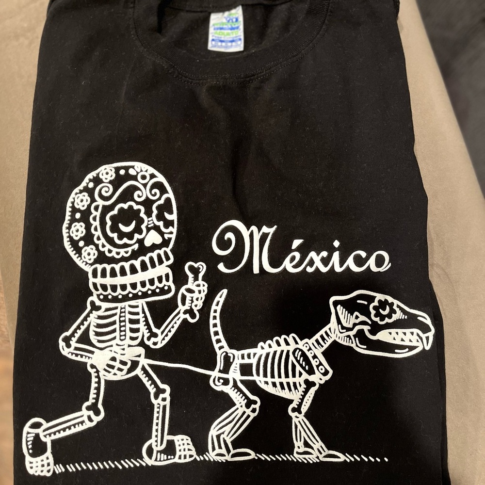 Black Shirt Skeleton Graphic Men's T-Shirt